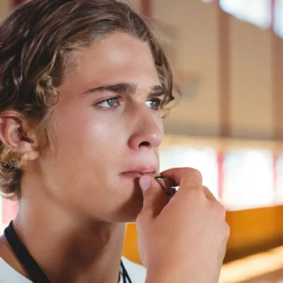 Apito de metal alto profissional com corda esportiva apito resistente ao desgaste apitos portáteis de aço inoxidável para árbitro