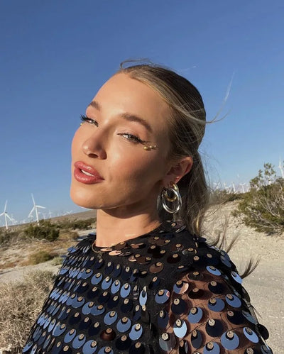 Vestido novo primavera/verão 2024, moda feminina, cor sólida, lantejoulas, manga flare, vestido feminino sexy, gola redonda, irregularular Mini Dress