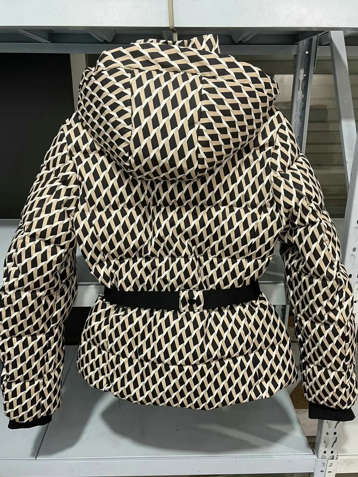 Casacos femininos de inverno com capuz, cintura alta, acolchoados, esportivos, parkas, com cinto, elegantes, grossos, quentes, à prova de vento, jaquetas de esqui