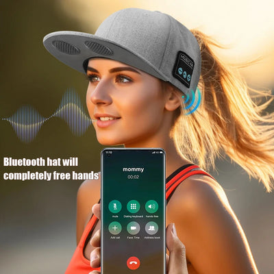 Boné de beisebol ajustável com microfone, fone de ouvido esportivo Bluetooth com dois alto-falantes, música e corrida sem fio