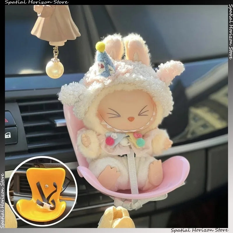 Mini assento de segurança para boneca de pelúcia Kawaii Labubu Idol Assento para boneca de carro Enfeite para carro Aromatratamento de ar Acessórios de decoração