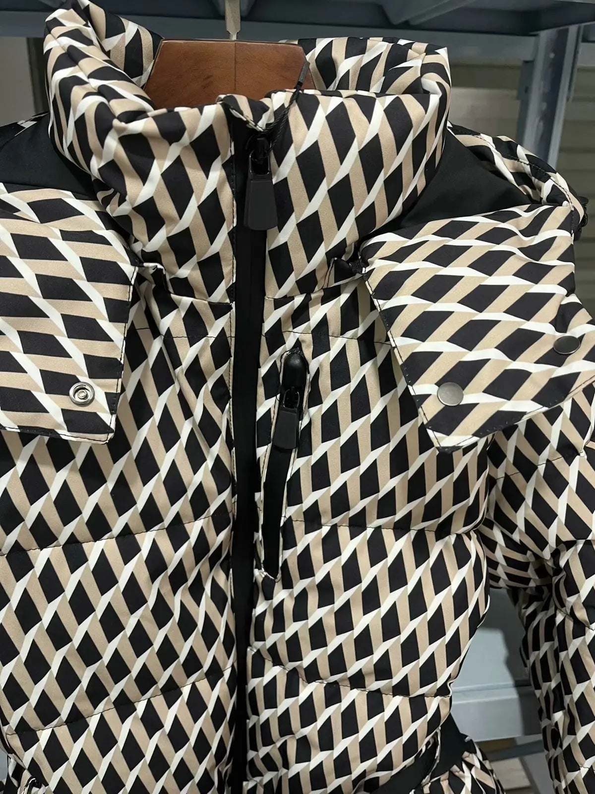 Casacos femininos de inverno com capuz, cintura alta, acolchoados, esportivos, parkas, com cinto, elegantes, grossos, quentes, à prova de vento, jaquetas de esqui